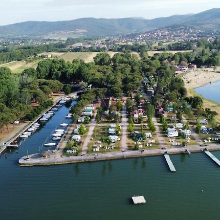 Camping Village Punta Navaccia Туоро сул Тразимено Екстериор снимка
