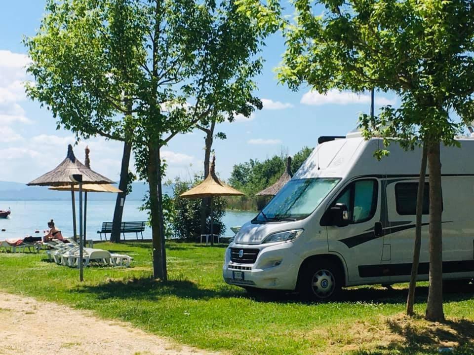Camping Village Punta Navaccia Туоро сул Тразимено Екстериор снимка