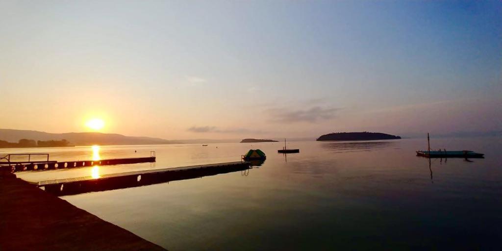 Camping Village Punta Navaccia Туоро сул Тразимено Екстериор снимка